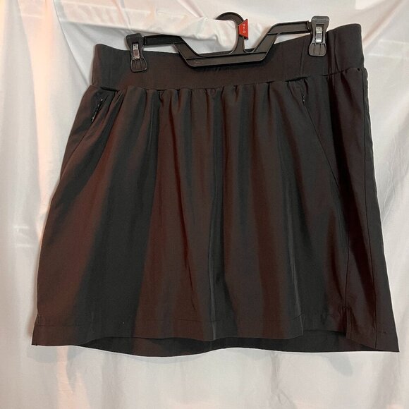 Quince Pants - Women's Black Quince Performance Tech Skort, Size L